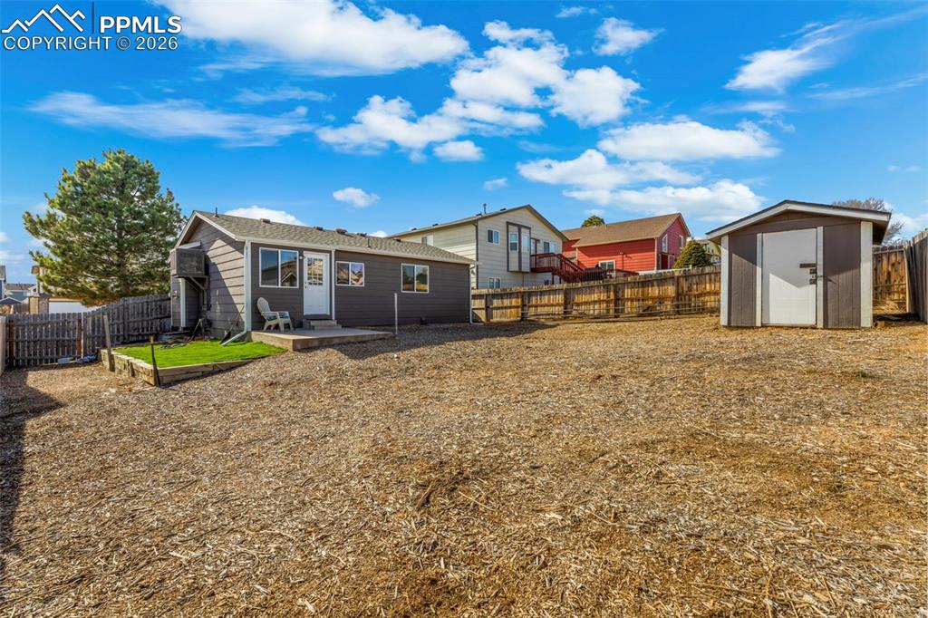 Image 26 of 34: Back of Structure