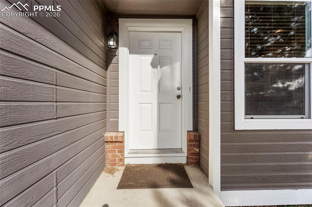 Image 5 of 34: Entry