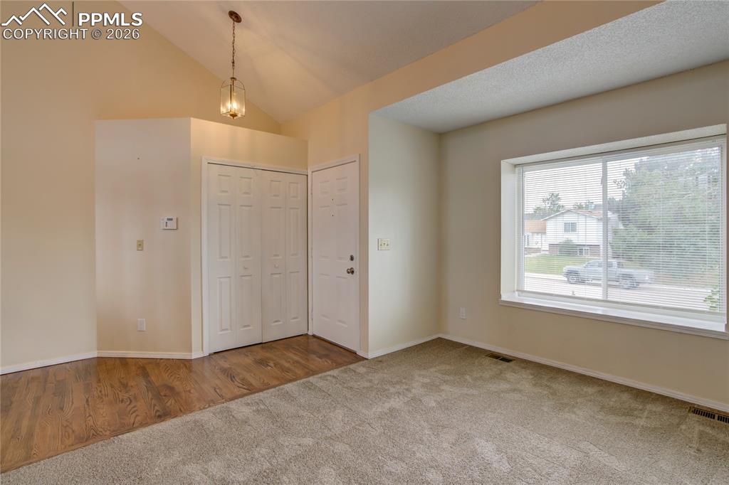 Image 3 of 28: Entry
