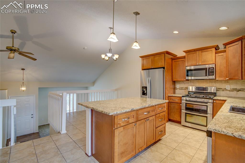 Image 6 of 28: Kitchen