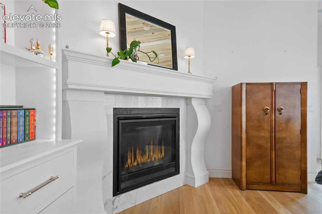 Image 11 of 45: Living Room