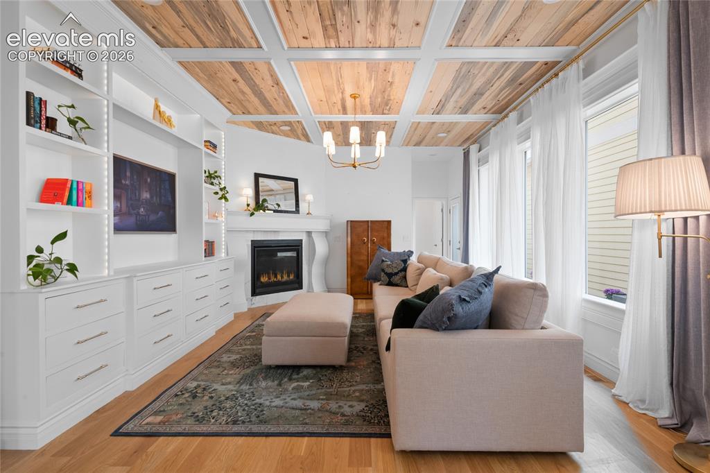 Image 9 of 45: Living Room