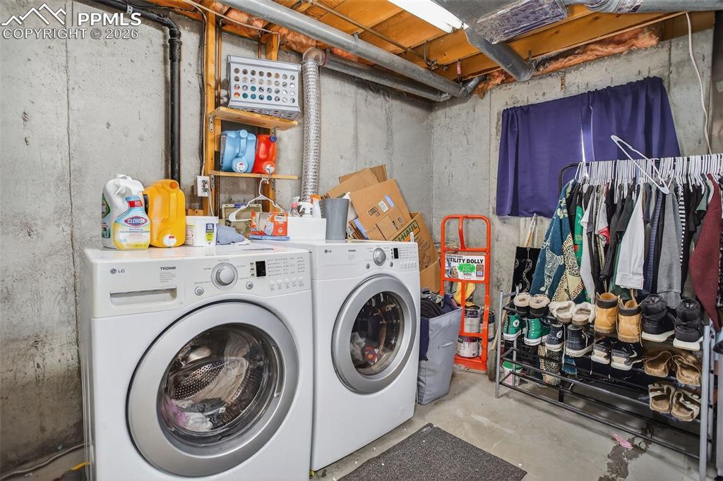 Image 25 of 32: No Description Available