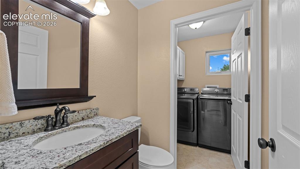 Image 18 of 41: Bathroom