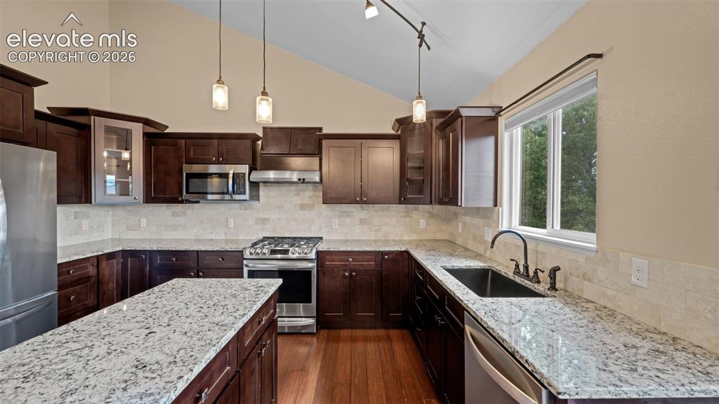 Image 2 of 41: Kitchen