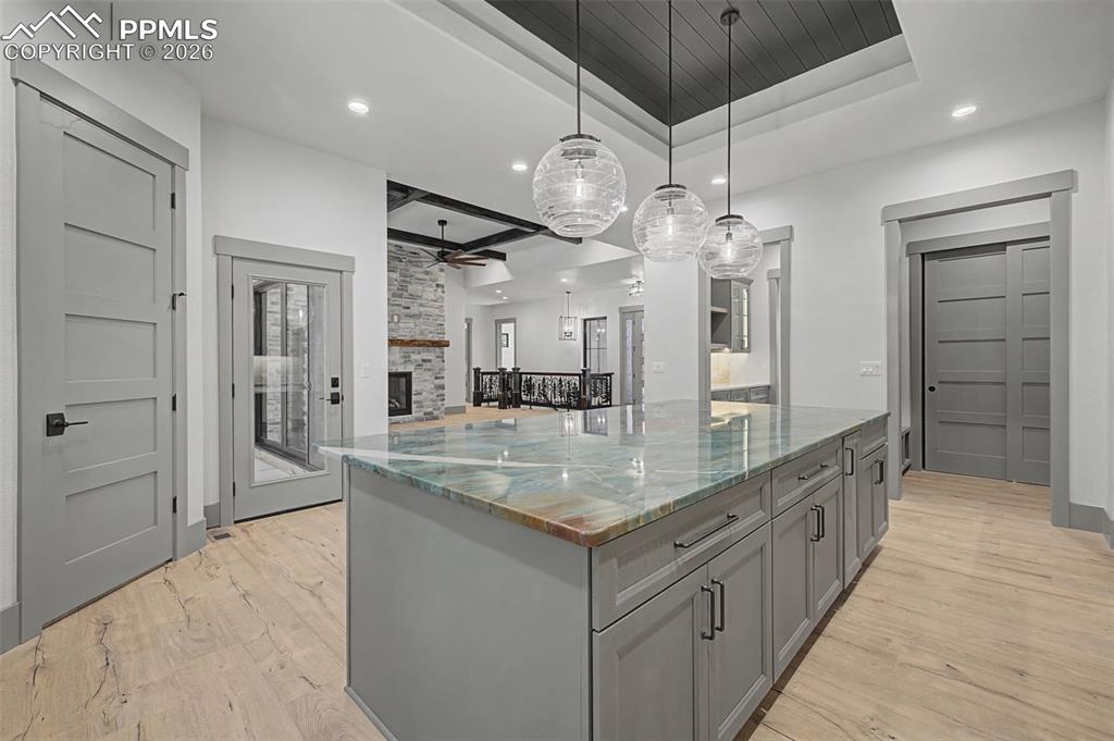 Image 8 of 50: Kitchen