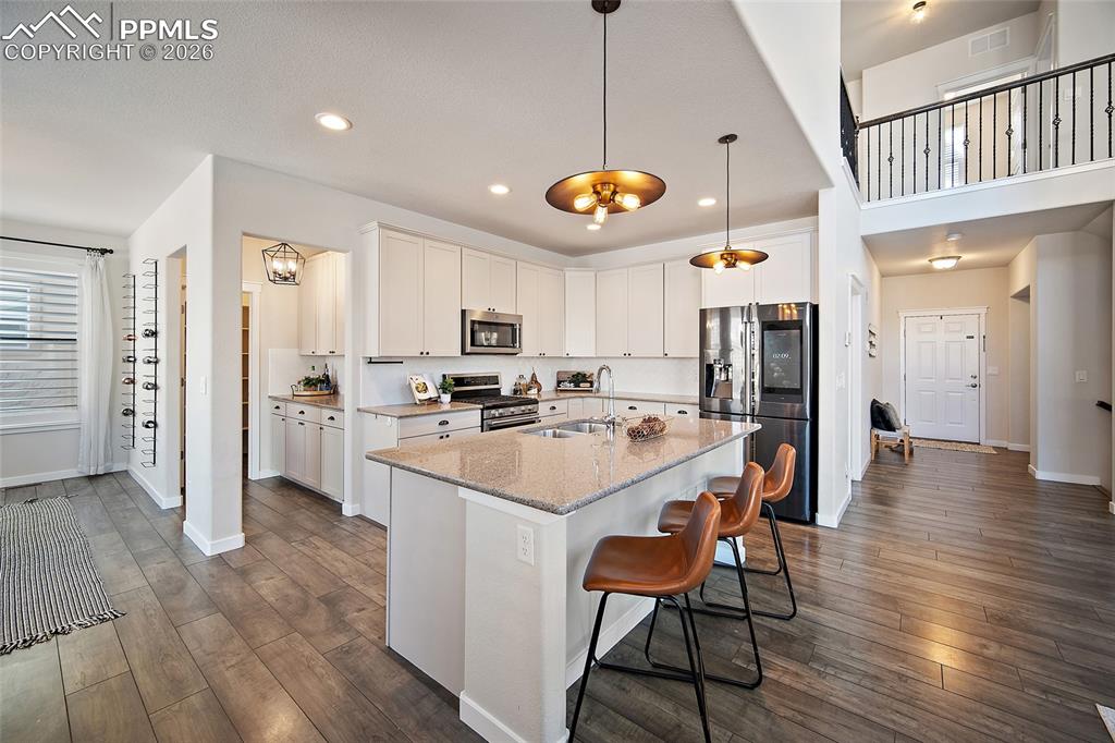 Image 13 of 50: Kitchen