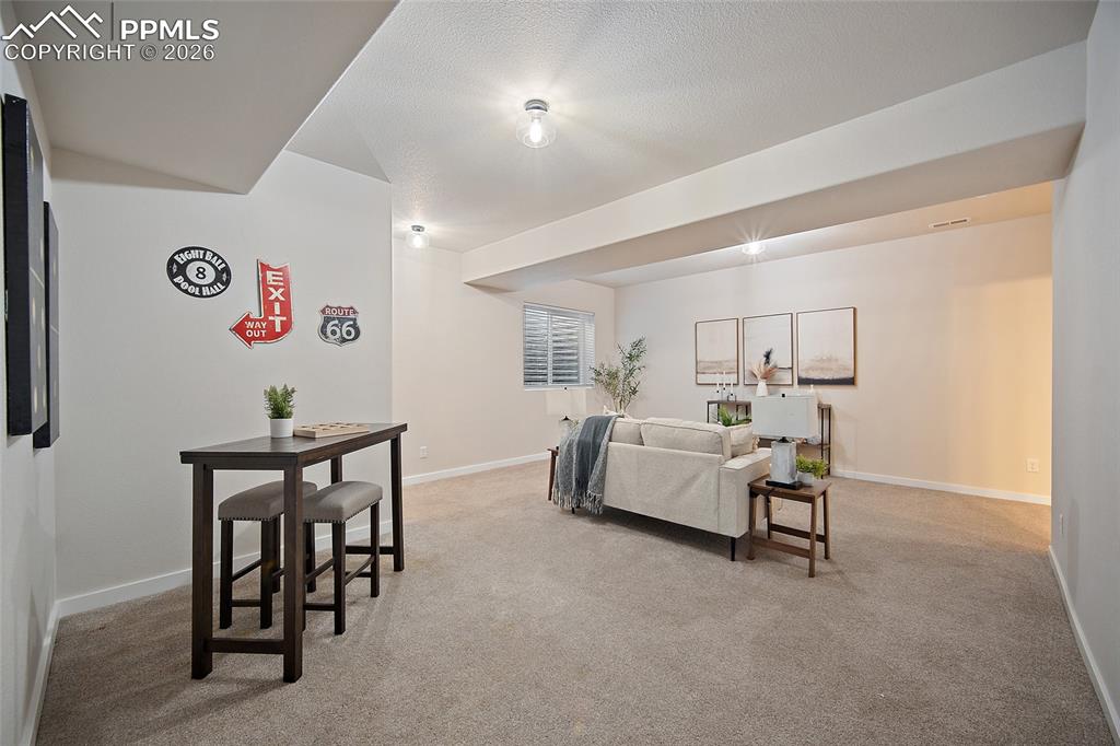 Image 38 of 50: Living Room