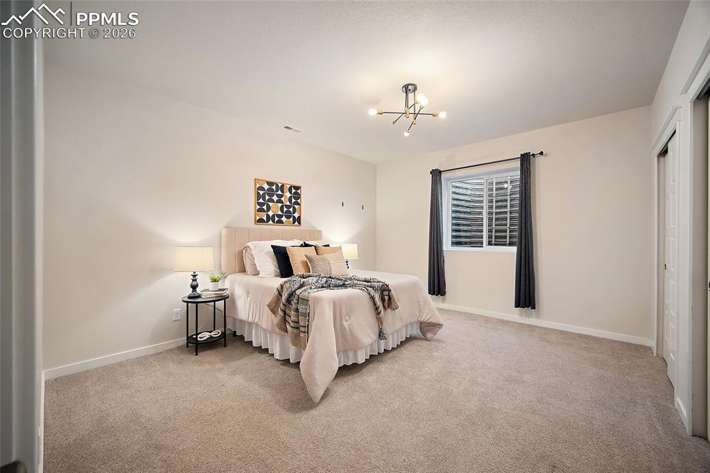 Image 39 of 50: Bedroom