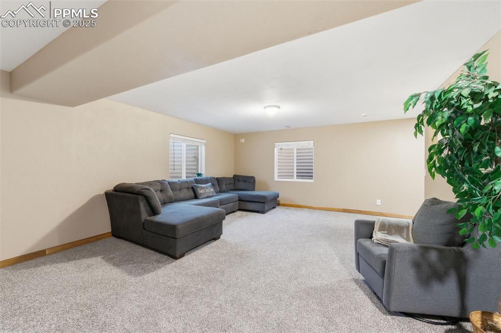 Image 21 of 32: Living Room