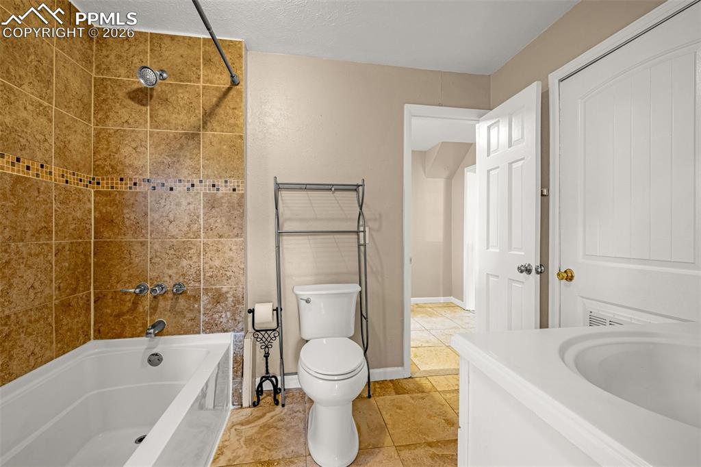 Image 12 of 29: Bathroom