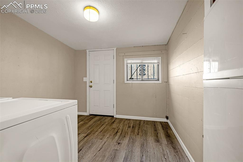 Image 15 of 29: Laundry