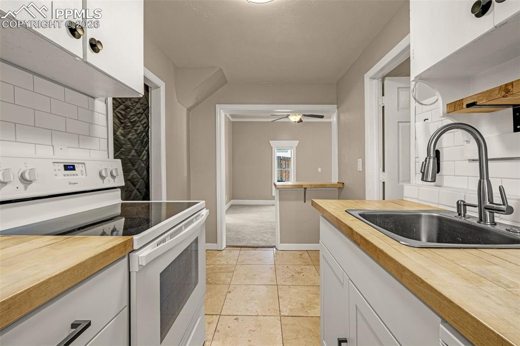 Image 8 of 29: Kitchen