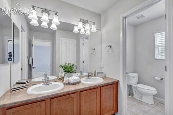 Image 21 of 35: En Suite Primary Bath with Oversized Tub!  