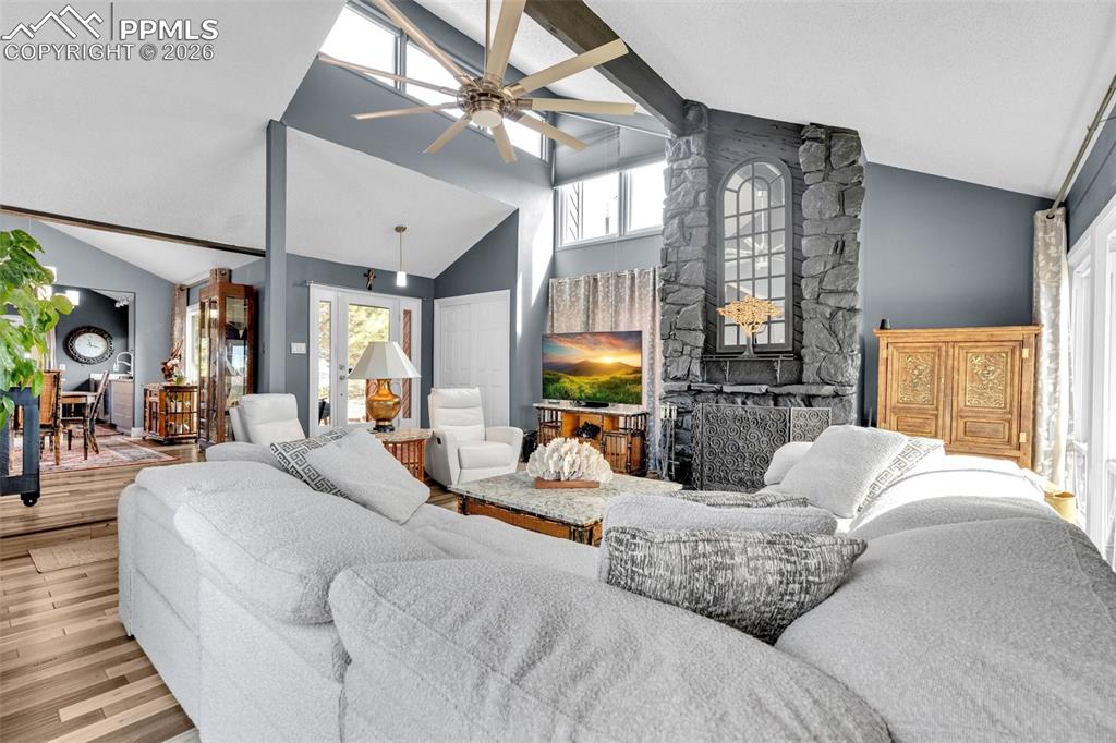 Image 12 of 45: Living Room