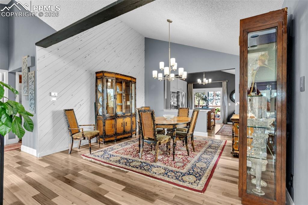 Image 13 of 45: Dining Area