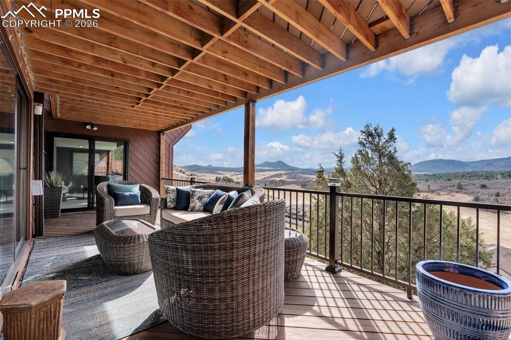 Image 24 of 45: Deck