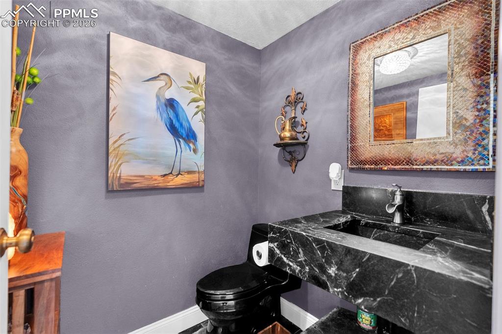 Image 29 of 45: Bathroom