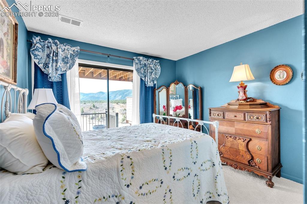 Image 39 of 45: Bedroom