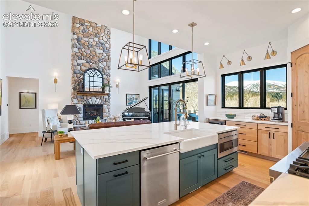 Image 12 of 48: Kitchen