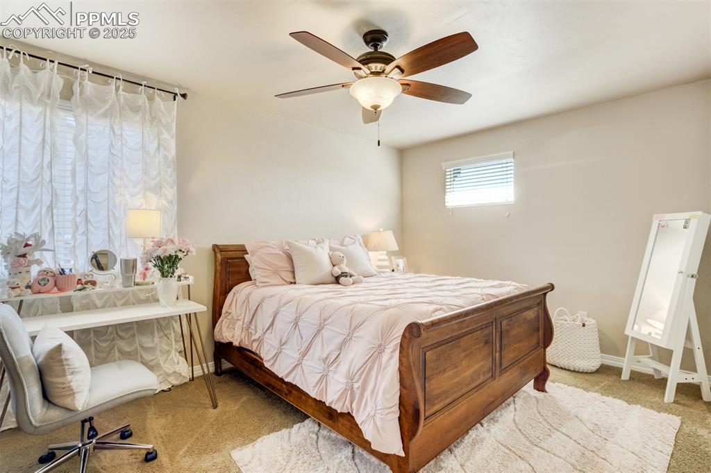 Image 23 of 40: Bedroom