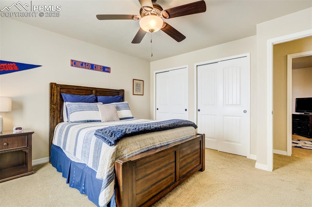 Image 24 of 40: Bedroom