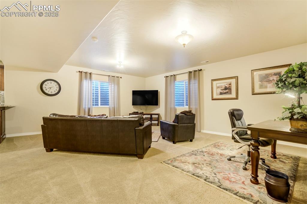 Image 28 of 40: Living Room