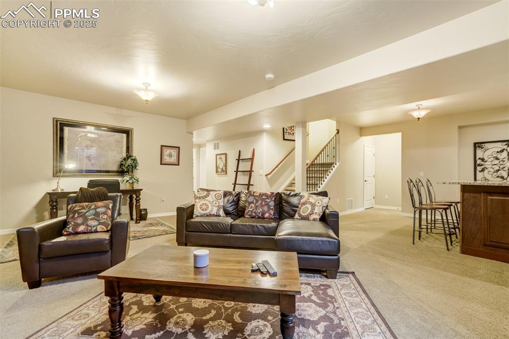 Image 29 of 40: Living Room