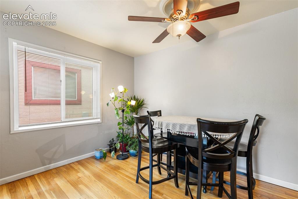 Image 14 of 29: Dining Area