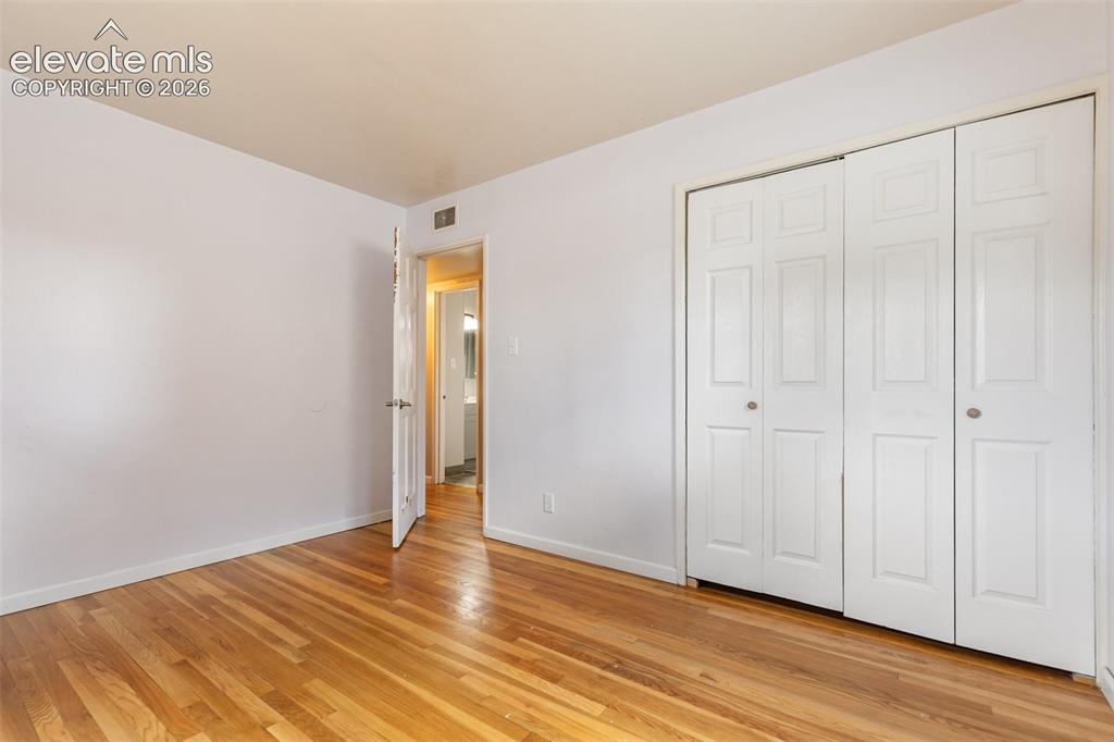 Image 20 of 29: Bedroom
