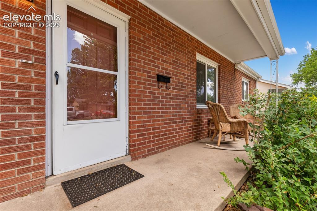 Image 4 of 29: Entry