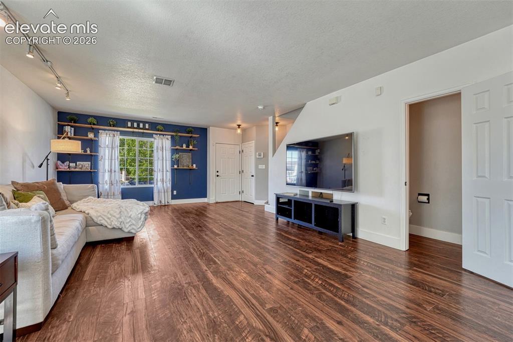 Image 9 of 31: Living Room