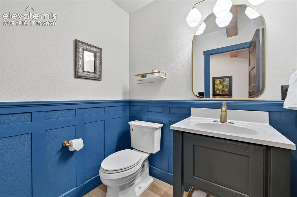 Image 19 of 50: Bathroom