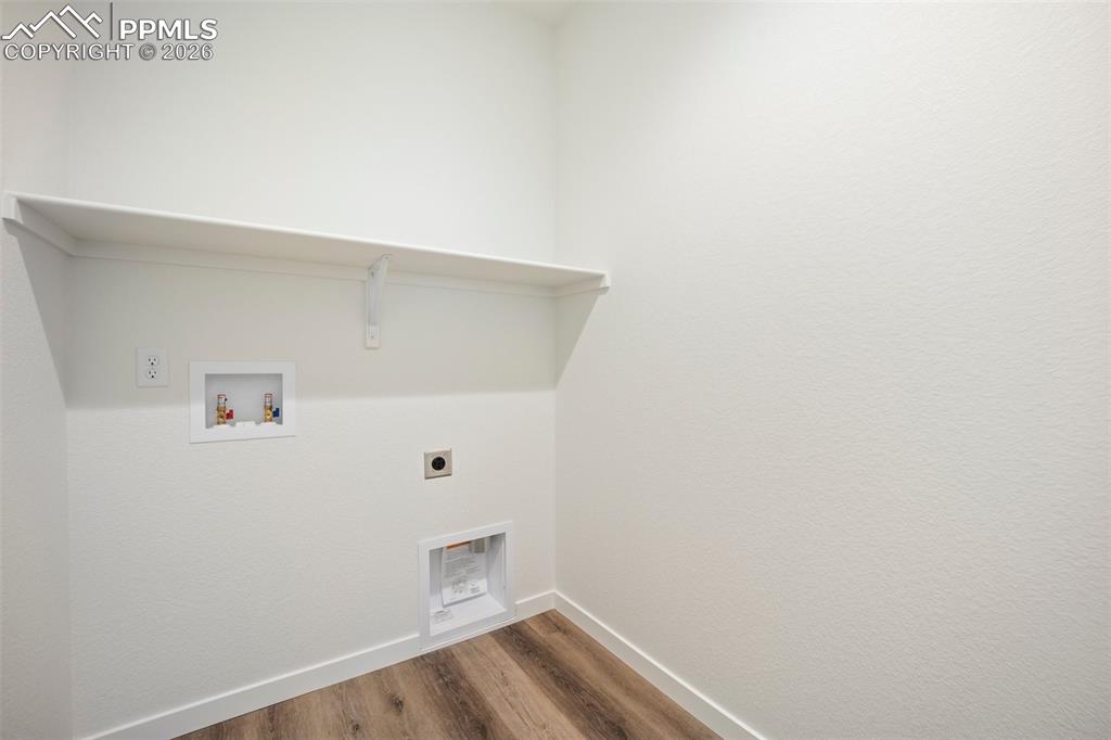 Image 13 of 37: Laundry