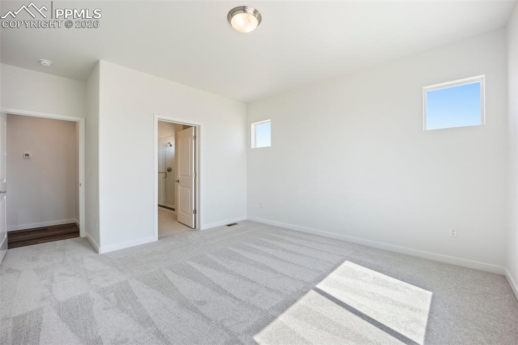 Image 19 of 37: Bedroom