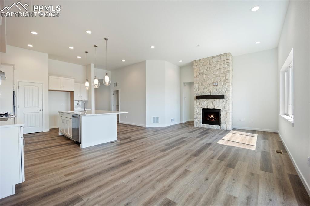 Image 8 of 37: Kitchen