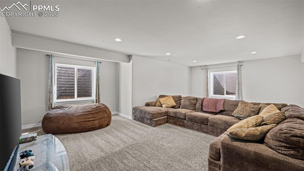 Image 23 of 32: Family Room