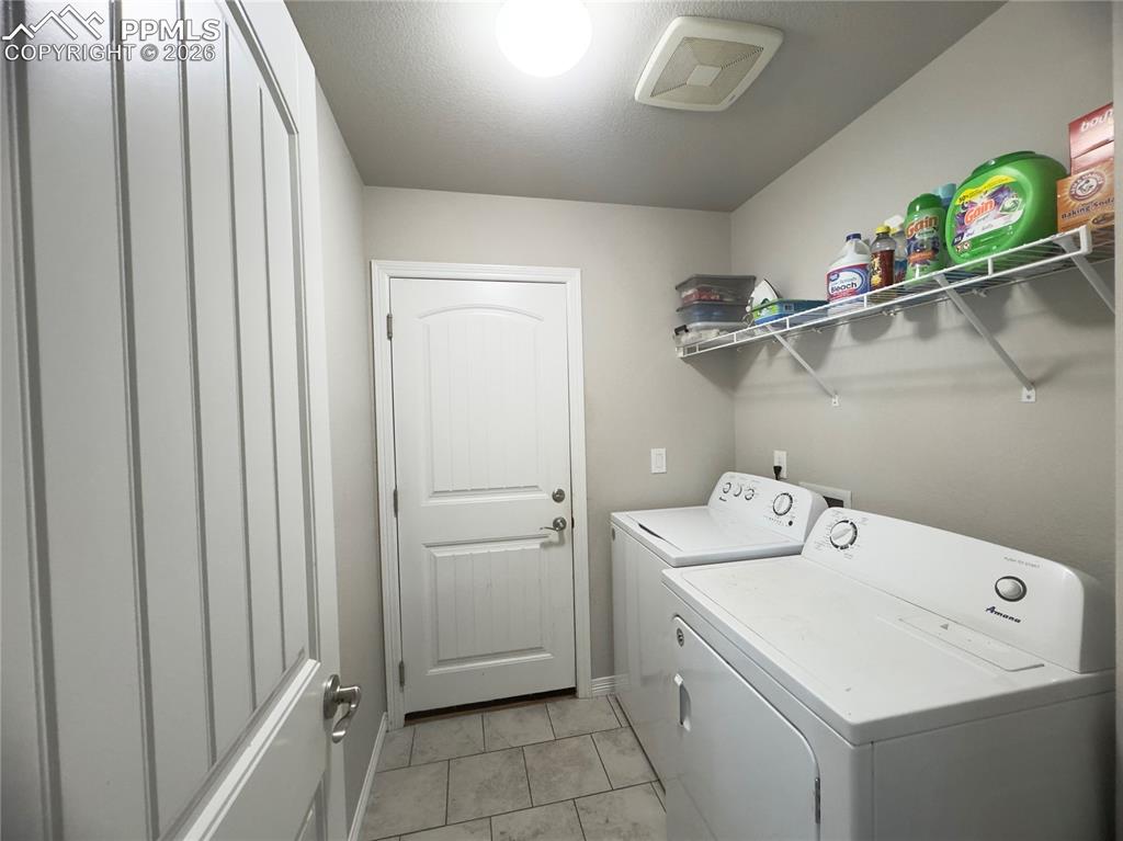 Image 8 of 20: Laundry