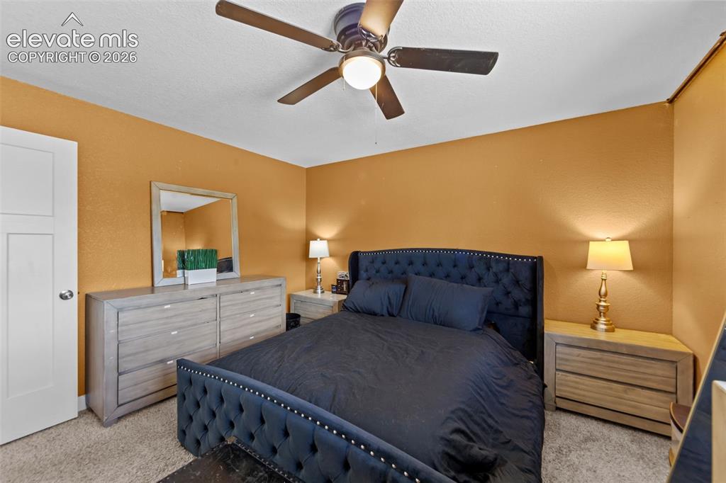 Image 10 of 24: Bedroom