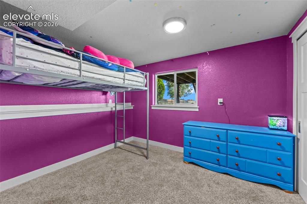 Image 17 of 24: Bedroom