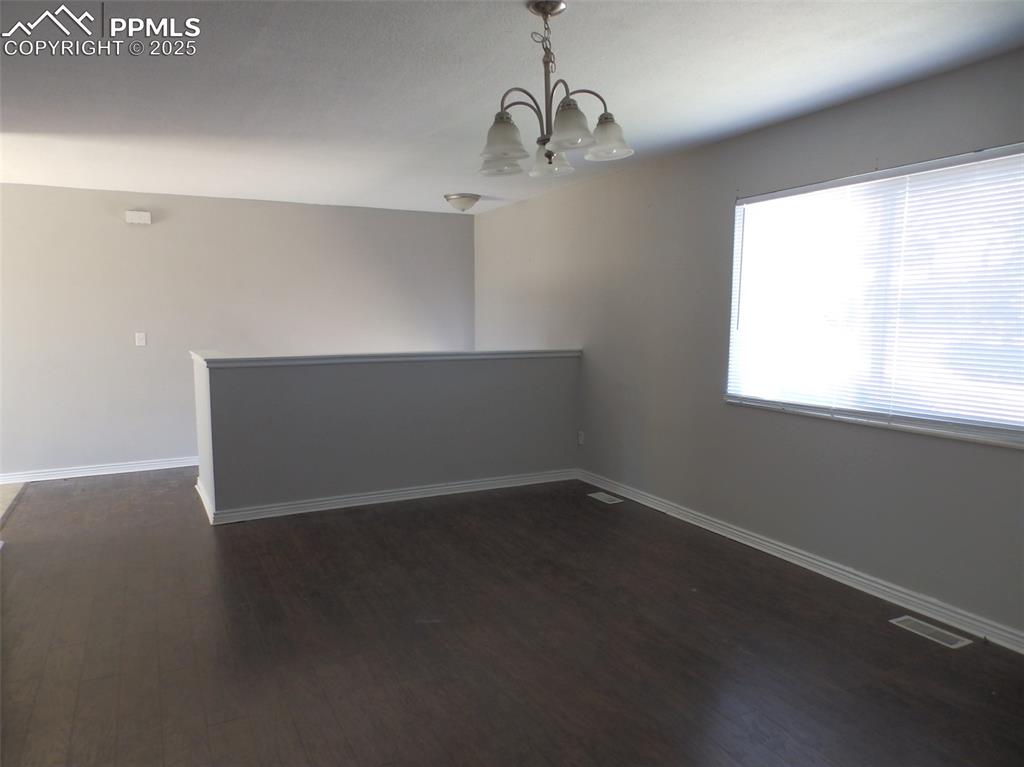Image 12 of 20: Living Room