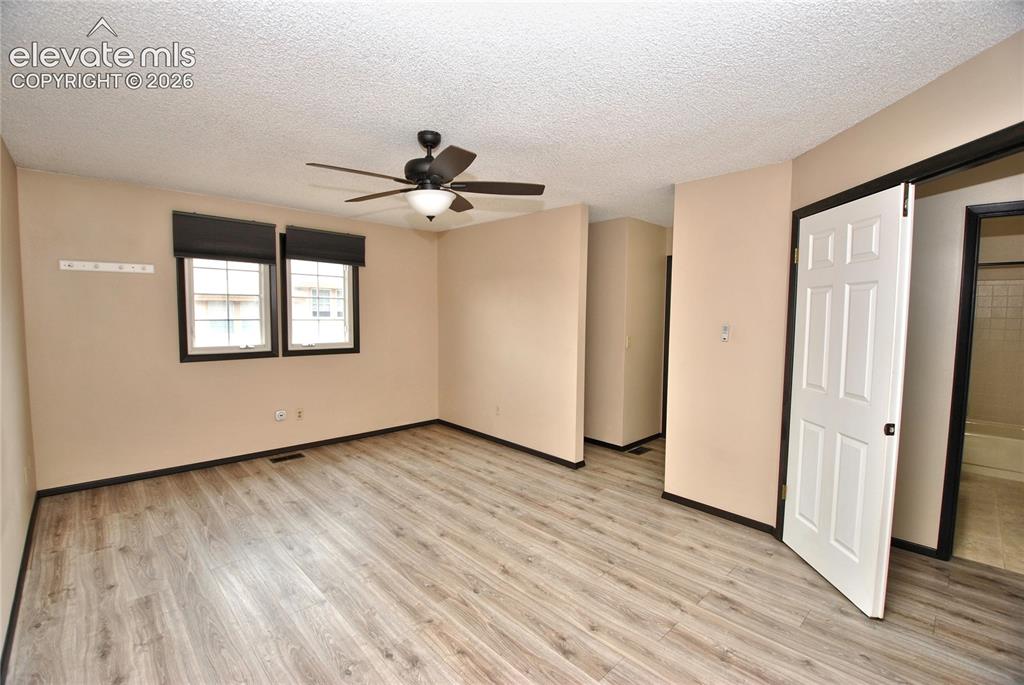 Image 13 of 27: Dining Area