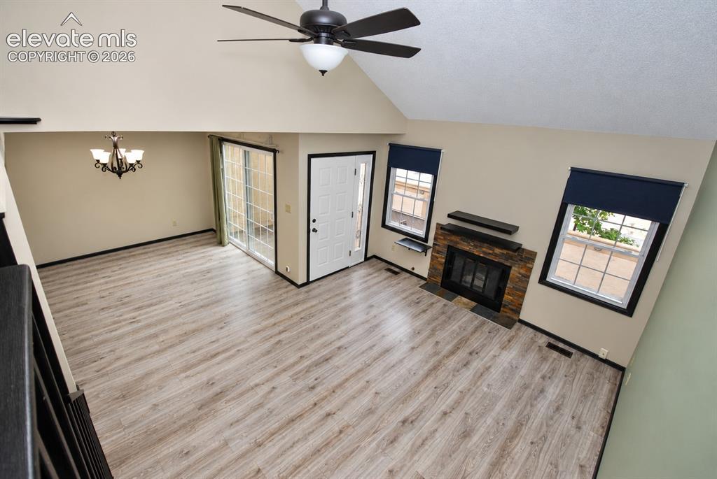 Image 5 of 31: Living Room