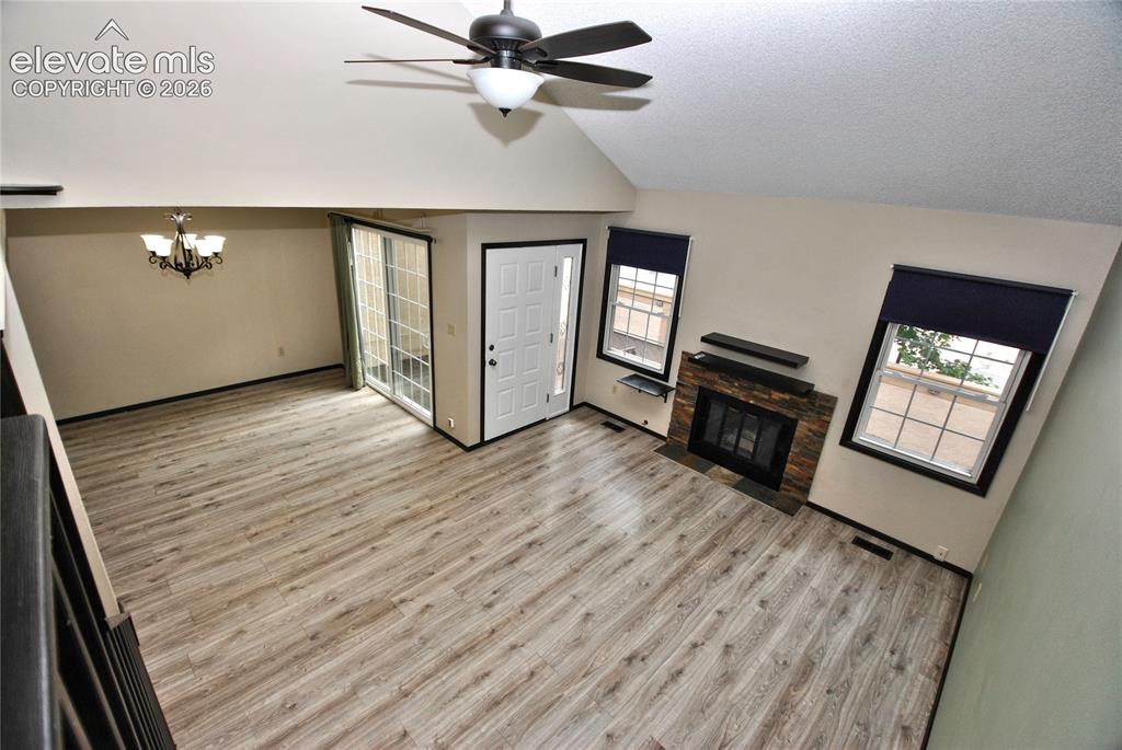 Image 6 of 27: Living Room