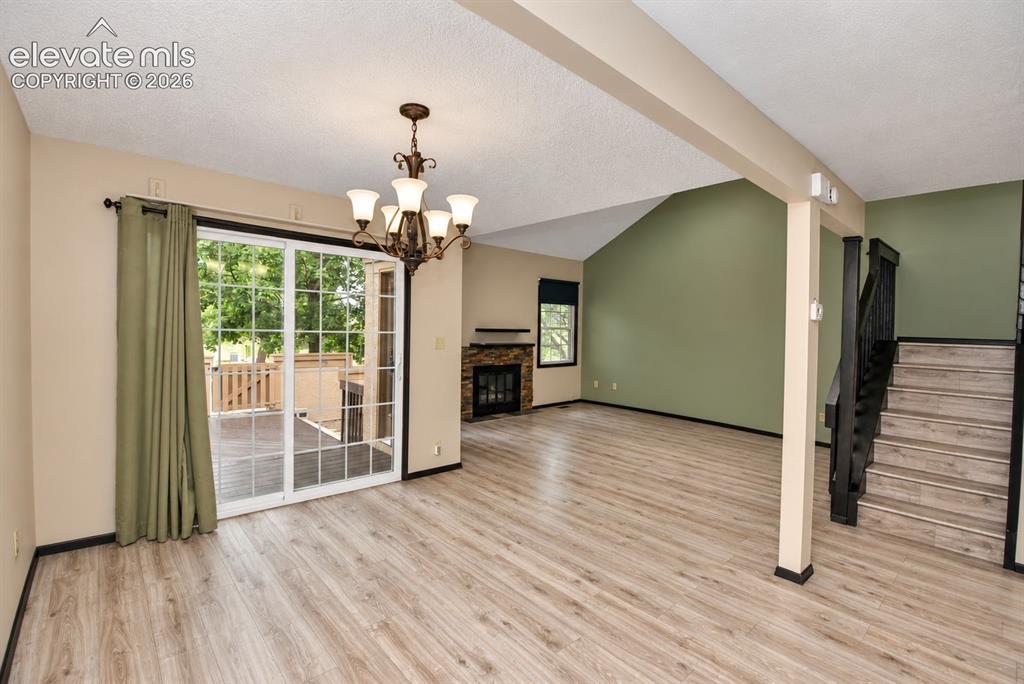Image 9 of 31: Dining Area