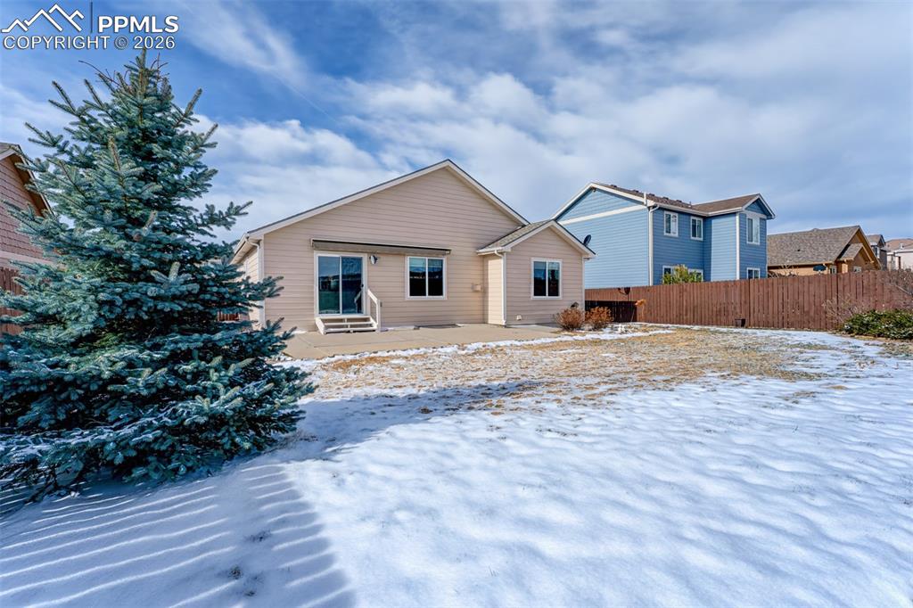 Image 32 of 35: Back of Structure