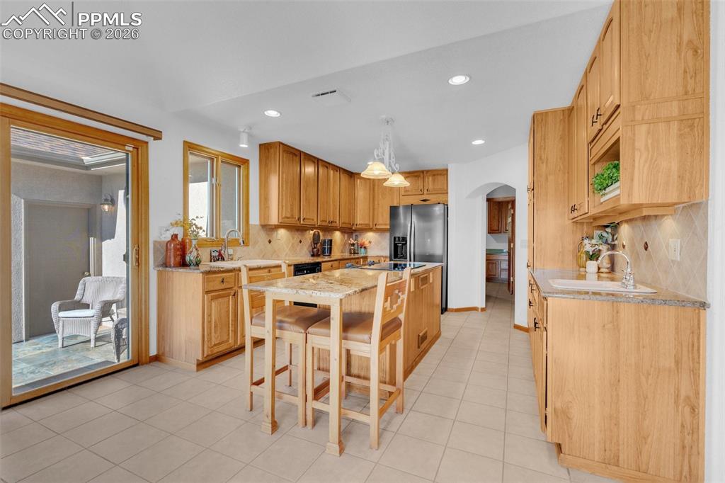 Image 11 of 50: Kitchen