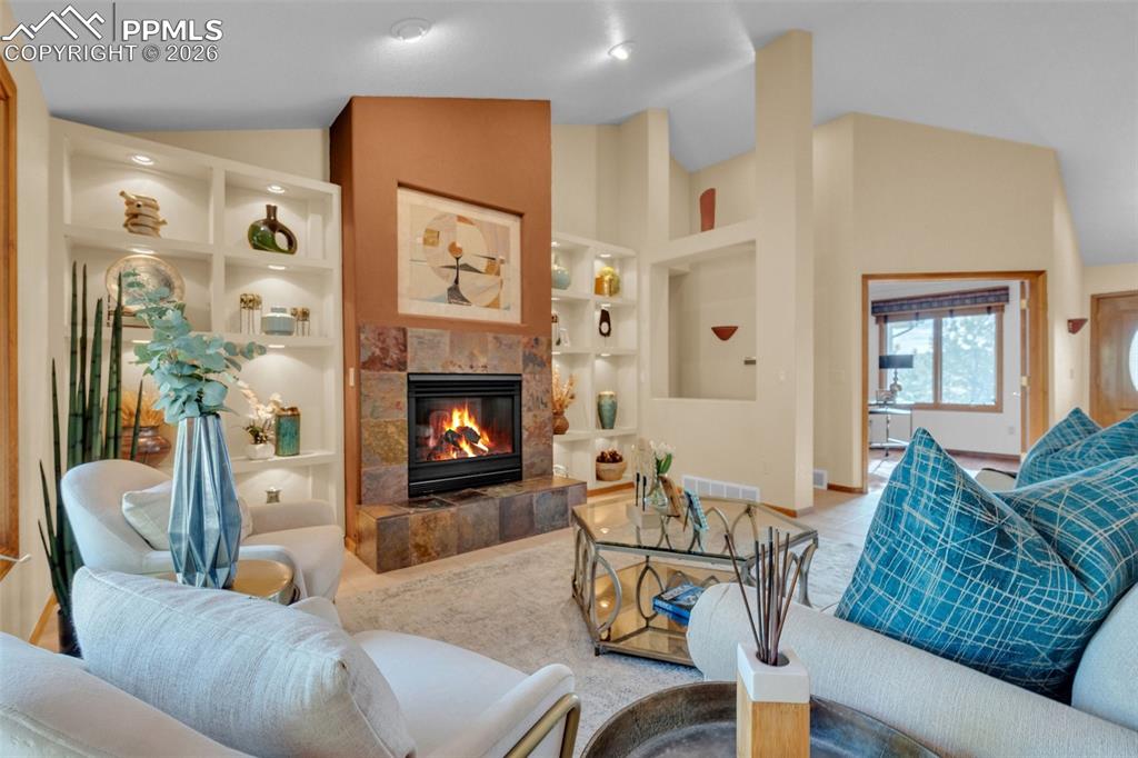 Image 16 of 50: Living Room