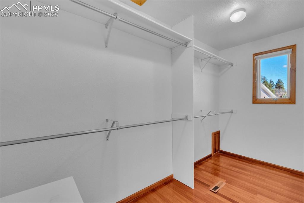 Image 30 of 50: Closet