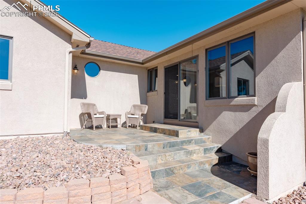 Image 42 of 50: Entry